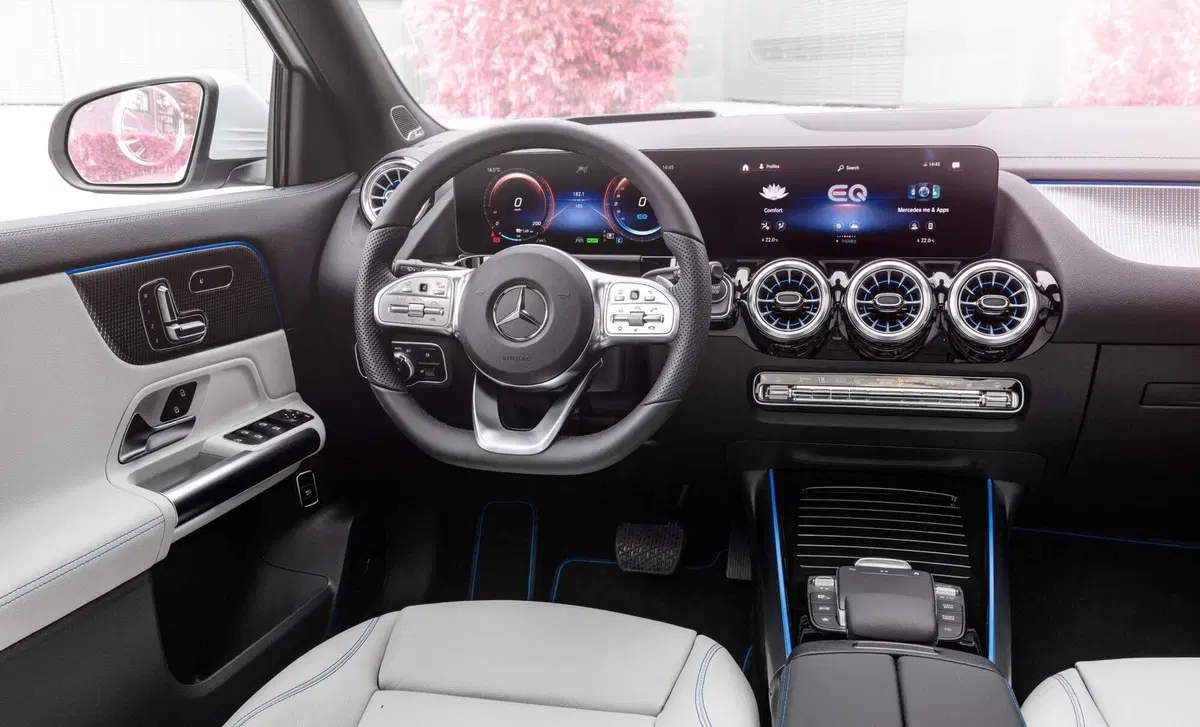 Mercedes-Benz EQA (26)