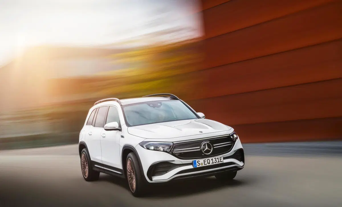 Mercedes-Benz EQB (21)