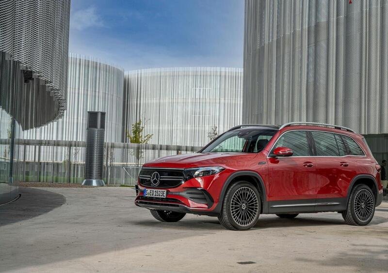 Mercedes-Benz EQB (2021-->>) (30)