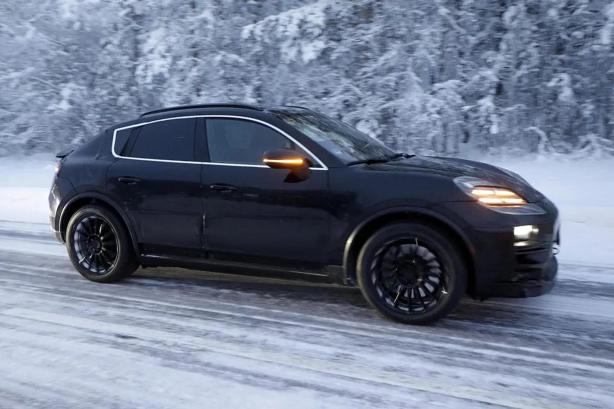 Porsche Macan EV 2023: la SUV 100% elettrica per affiancare Taycan nelle zero emissioni [FOTO GALLERY] (7)