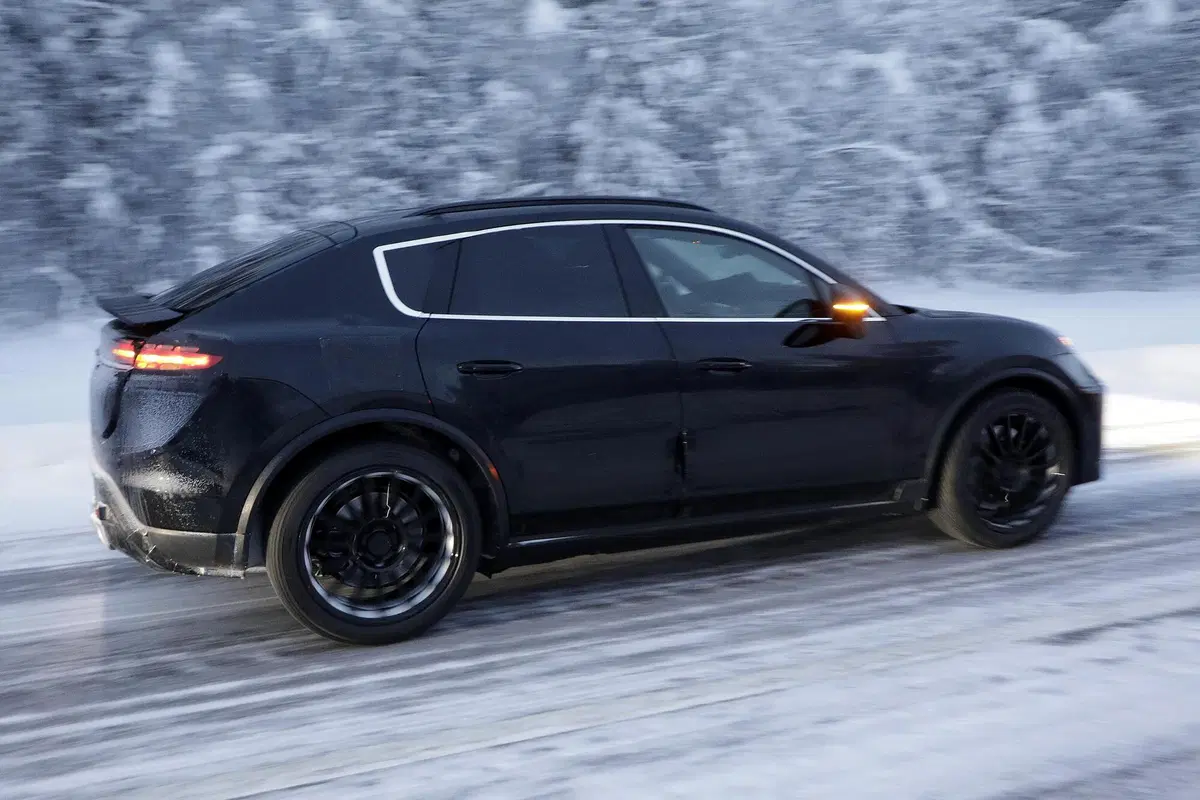 Porsche Macan EV 2023: la SUV 100% elettrica per affiancare Taycan nelle zero emissioni [FOTO GALLERY] (6)