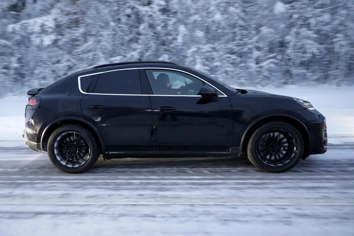Porsche Macan EV 2023: la SUV 100% elettrica per affiancare Taycan nelle zero emissioni [FOTO GALLERY] (8)