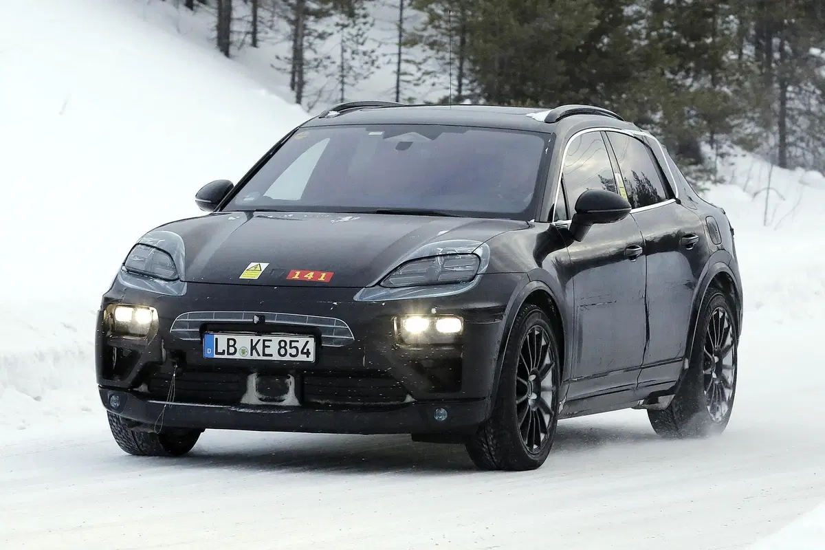 Porsche Macan EV 2023: la SUV 100% elettrica per affiancare Taycan nelle zero emissioni [FOTO GALLERY] (4)