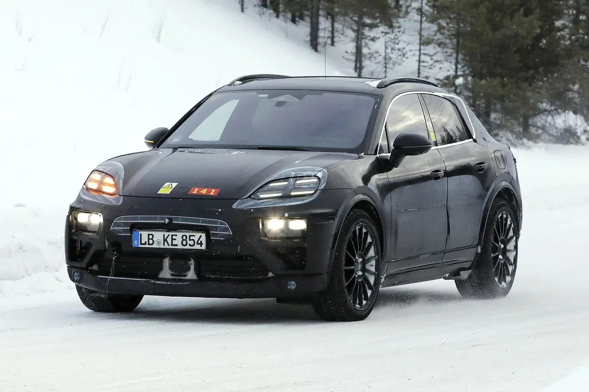 Porsche Macan EV 2023: la SUV 100% elettrica per affiancare Taycan nelle zero emissioni [FOTO GALLERY] (9)