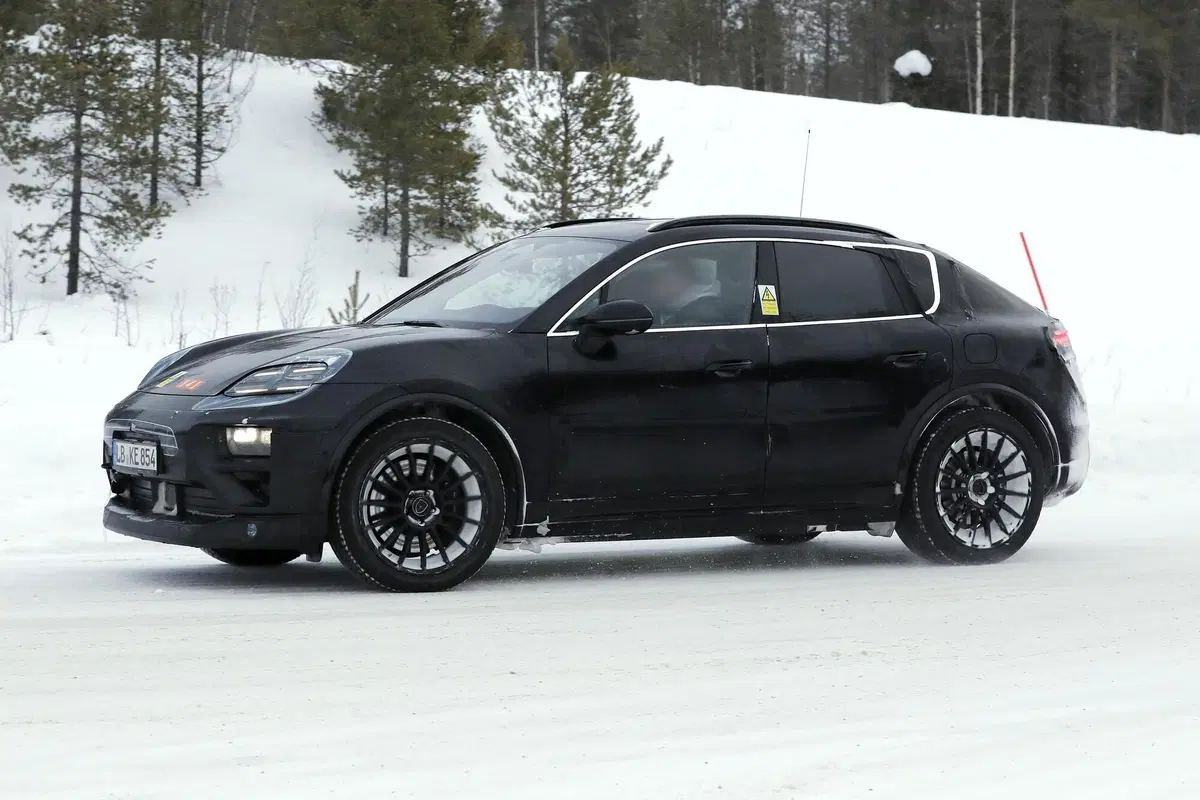 Porsche Macan EV 2023: la SUV 100% elettrica per affiancare Taycan nelle zero emissioni [FOTO GALLERY] (2)