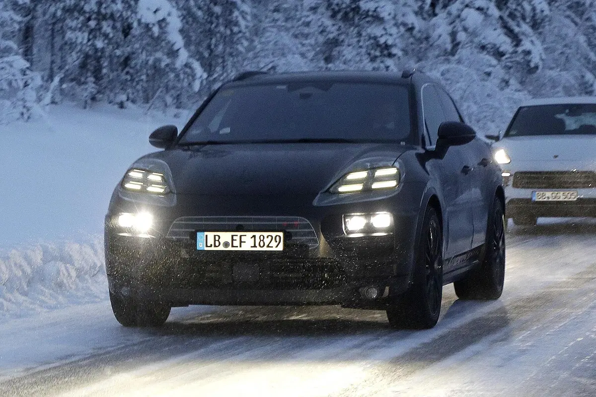 Porsche Macan EV 2023: la SUV 100% elettrica per affiancare Taycan nelle zero emissioni [FOTO GALLERY] (11)