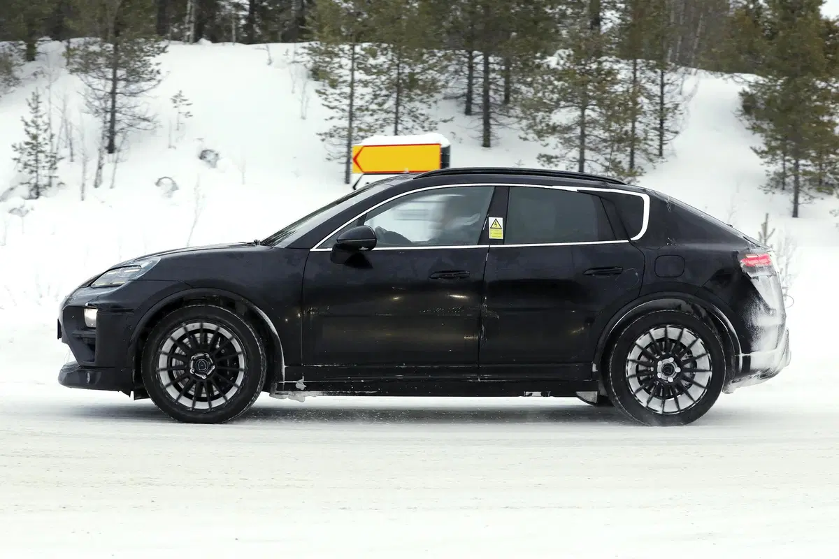 Porsche Macan EV 2023: la SUV 100% elettrica per affiancare Taycan nelle zero emissioni [FOTO GALLERY] (3)