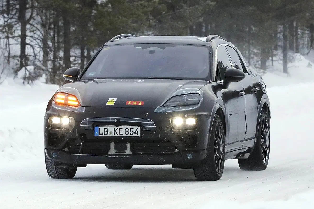 Porsche Macan EV 2023: la SUV 100% elettrica per affiancare Taycan nelle zero emissioni [FOTO GALLERY] (19)