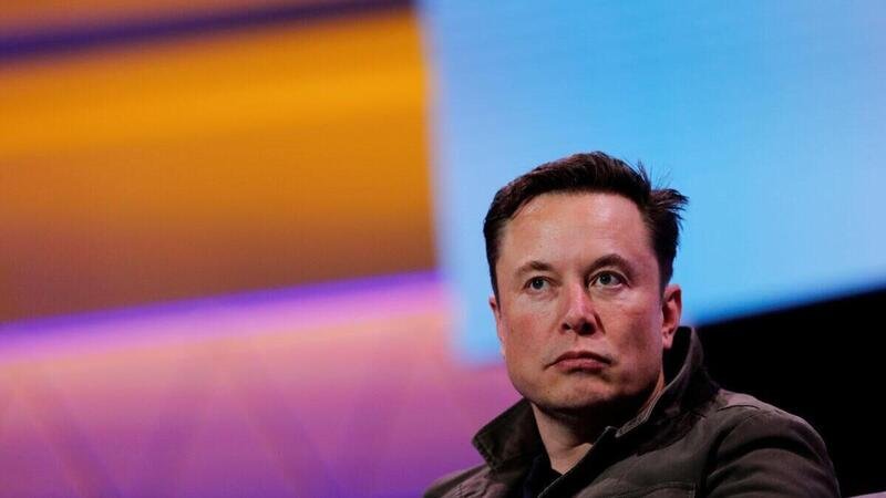 Elon Musk &quot;spiato&quot; da un diciannovenne, che ora vuole 50.000 dollari