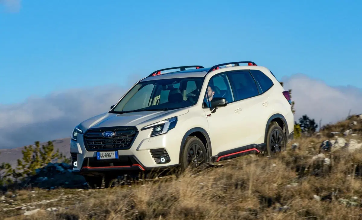 Subaru Forester 2.0 e-Boxer MHEV CVT Lineartronic Style (8)
