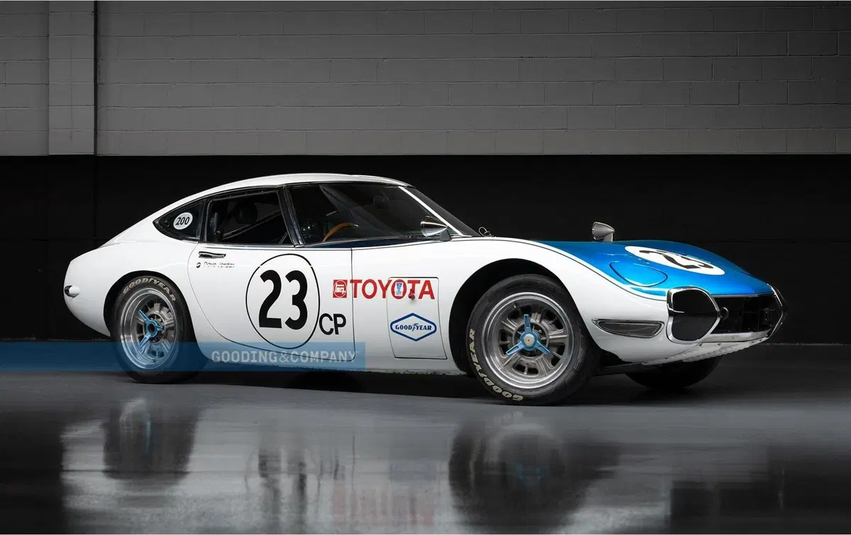 Ricchi appassionati avanzano in California: asta milionaria per la Toyota che far girar la testa [Shelby 2000GT SCCA] (3)