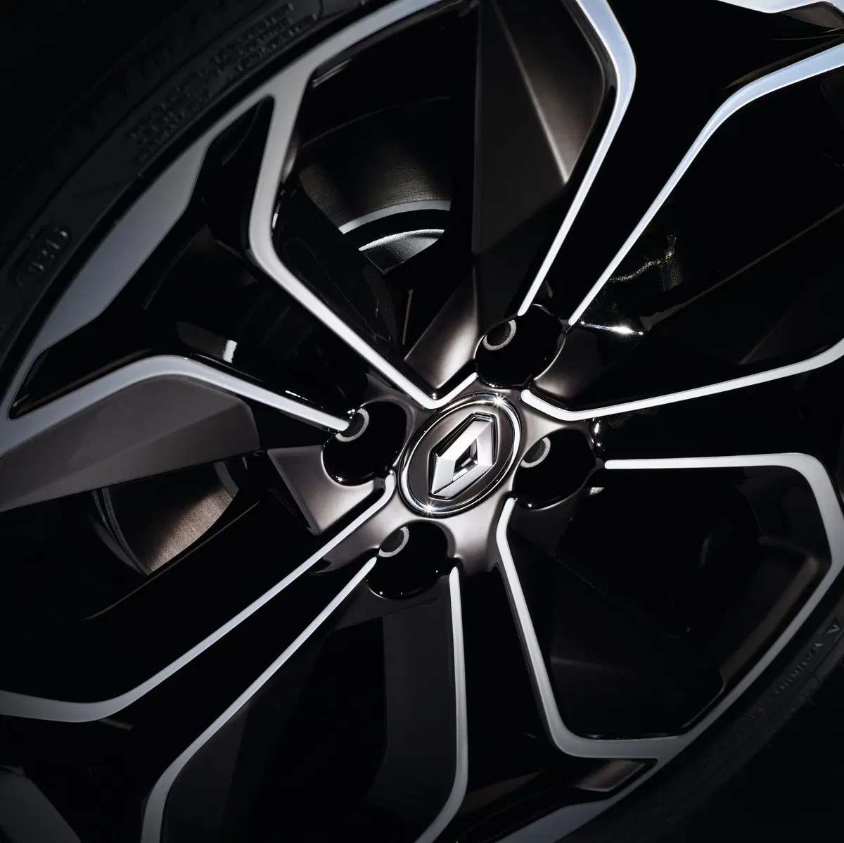 Renault Clio restyling: a scuola da Mégane (14)