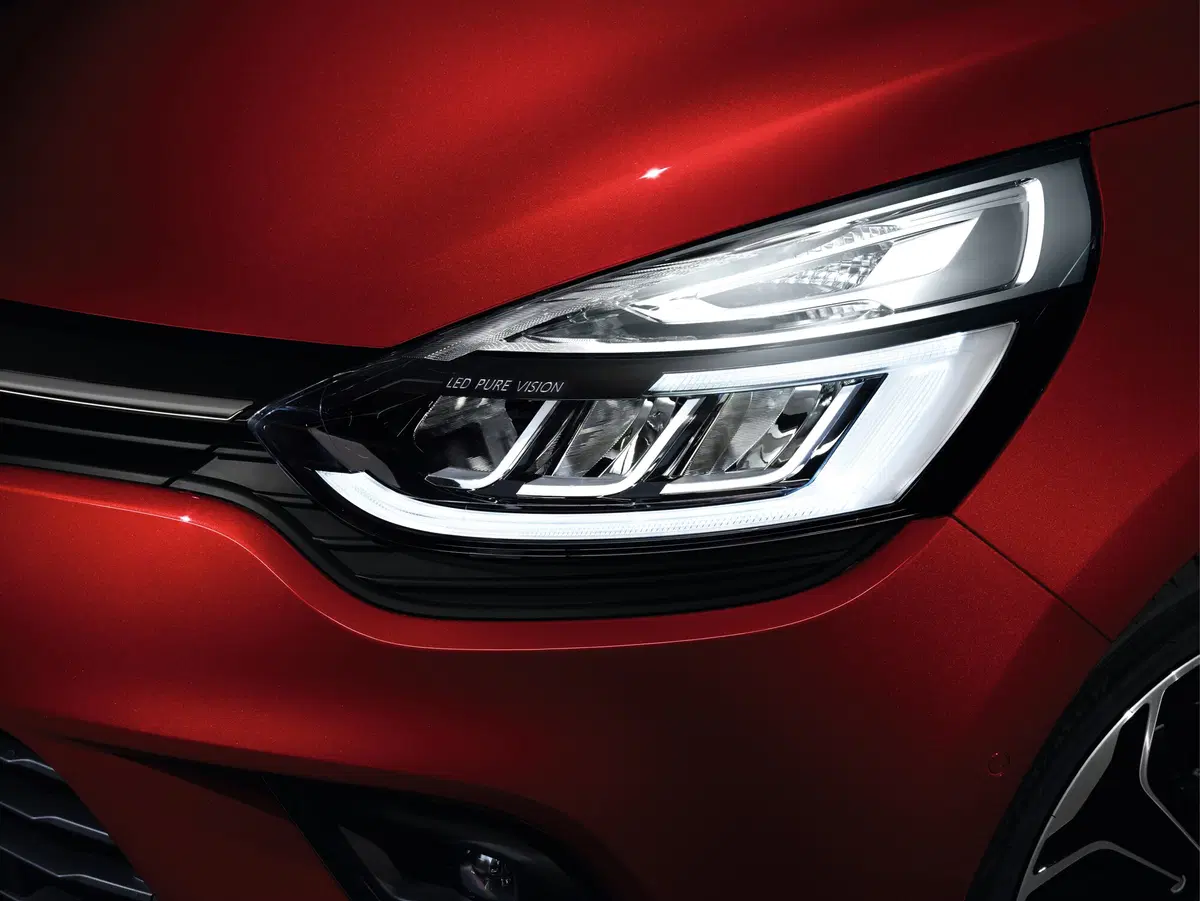 Renault Clio restyling: a scuola da Mégane (12)