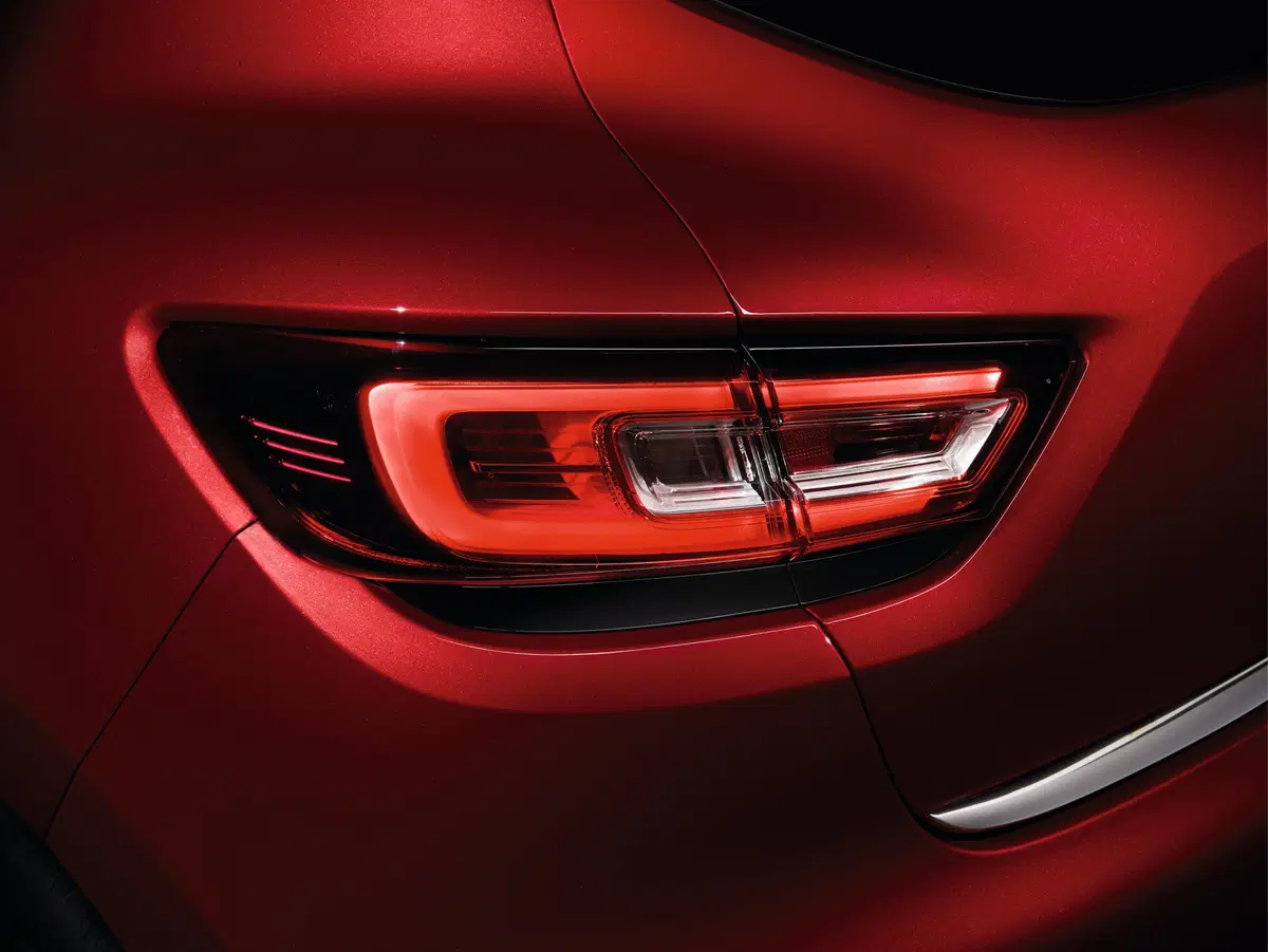 Renault Clio restyling: a scuola da Mégane (13)