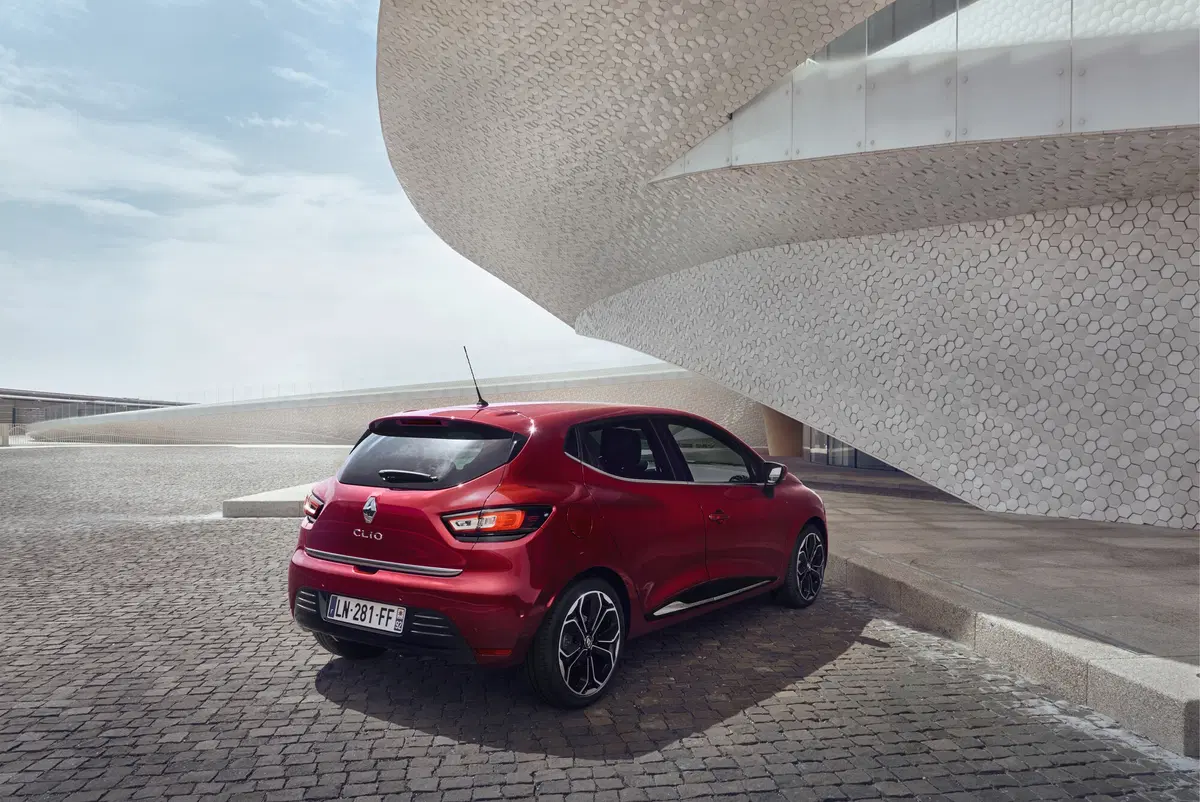 Renault Clio restyling: a scuola da Mégane (6)