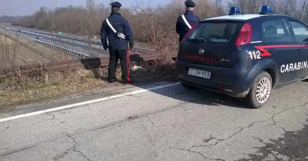 Lancio di pietre dal cavalcavia, in provincia di Varese: colti sul fatto e denunciati i teenager