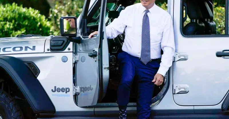 Ce l'ha fatta: Joe Biden pronuncia la parola "Tesla" lodando il ruolo di leader negli EV [per&ograve; i sindacati...]
