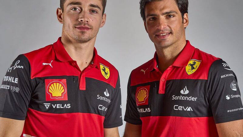 Formula 1. Ferrari, dalle divise di Leclerc e Sainz un indizio sulla livrea della F1-75?