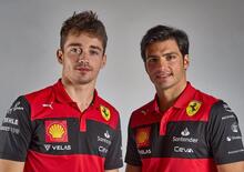 Formula 1. Ferrari, dalle divise di Leclerc e Sainz un indizio sulla livrea della F1-75?