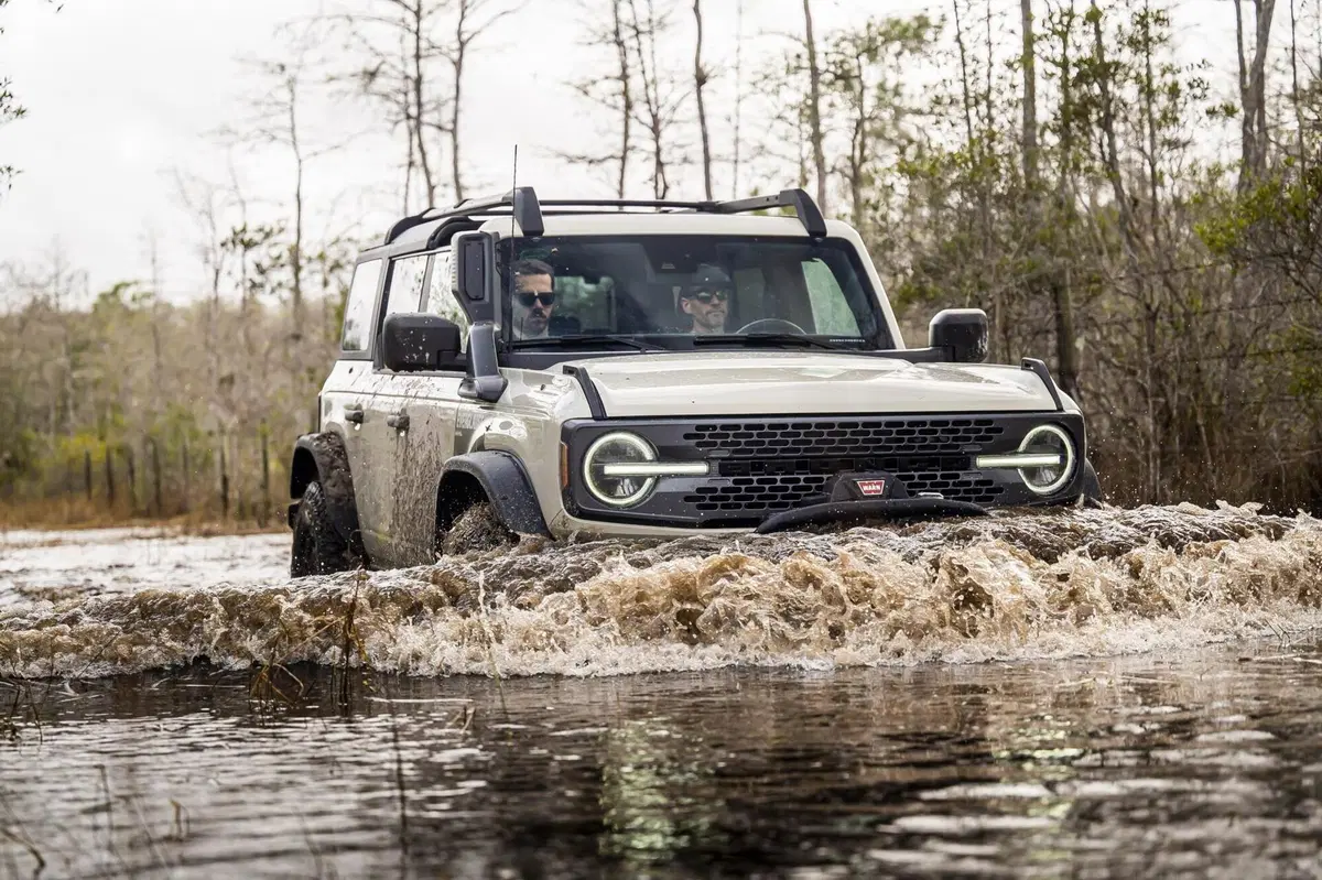 Ford Bronco Everglades, un turbo da 300 CV per entrare nei guadi degli States (20)