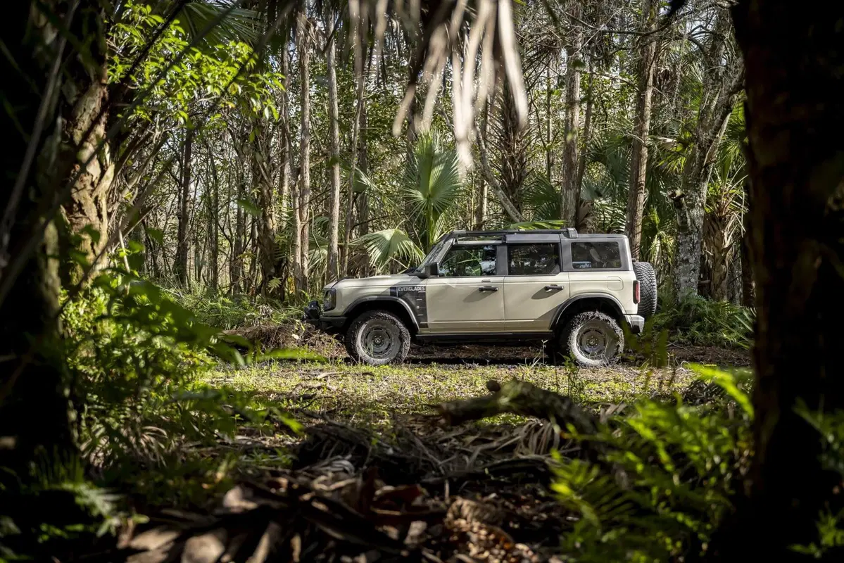 Ford Bronco Everglades, un turbo da 300 CV per entrare nei guadi degli States (7)