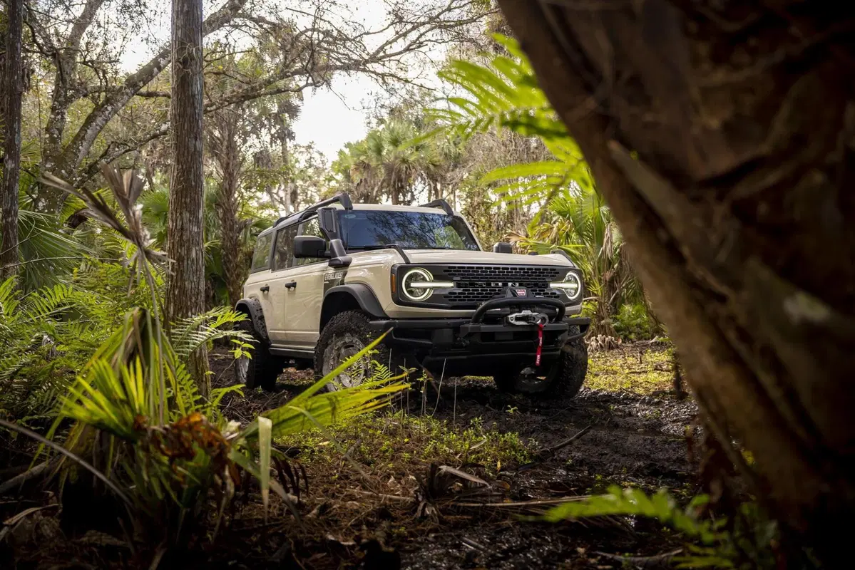 Ford Bronco Everglades, un turbo da 300 CV per entrare nei guadi degli States (15)