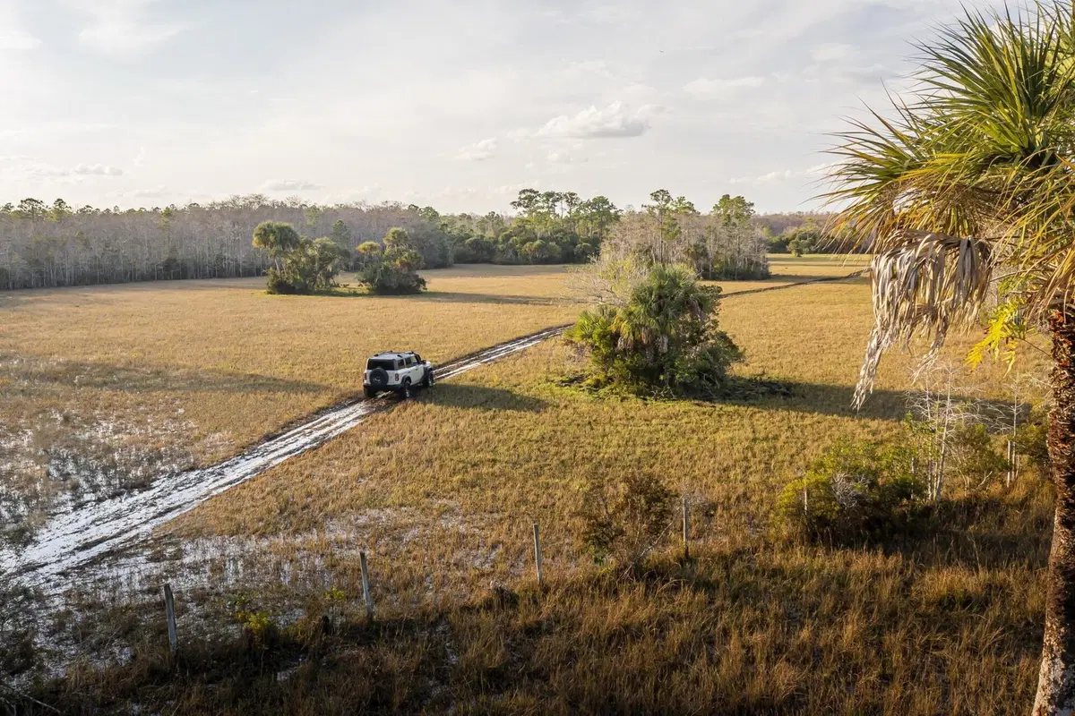 Ford Bronco Everglades, un turbo da 300 CV per entrare nei guadi degli States (24)