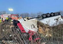 Tremendo incidente sull'autostrada A22, oggi: camion bloccato nel fango e autista rinvenuto dopo ore