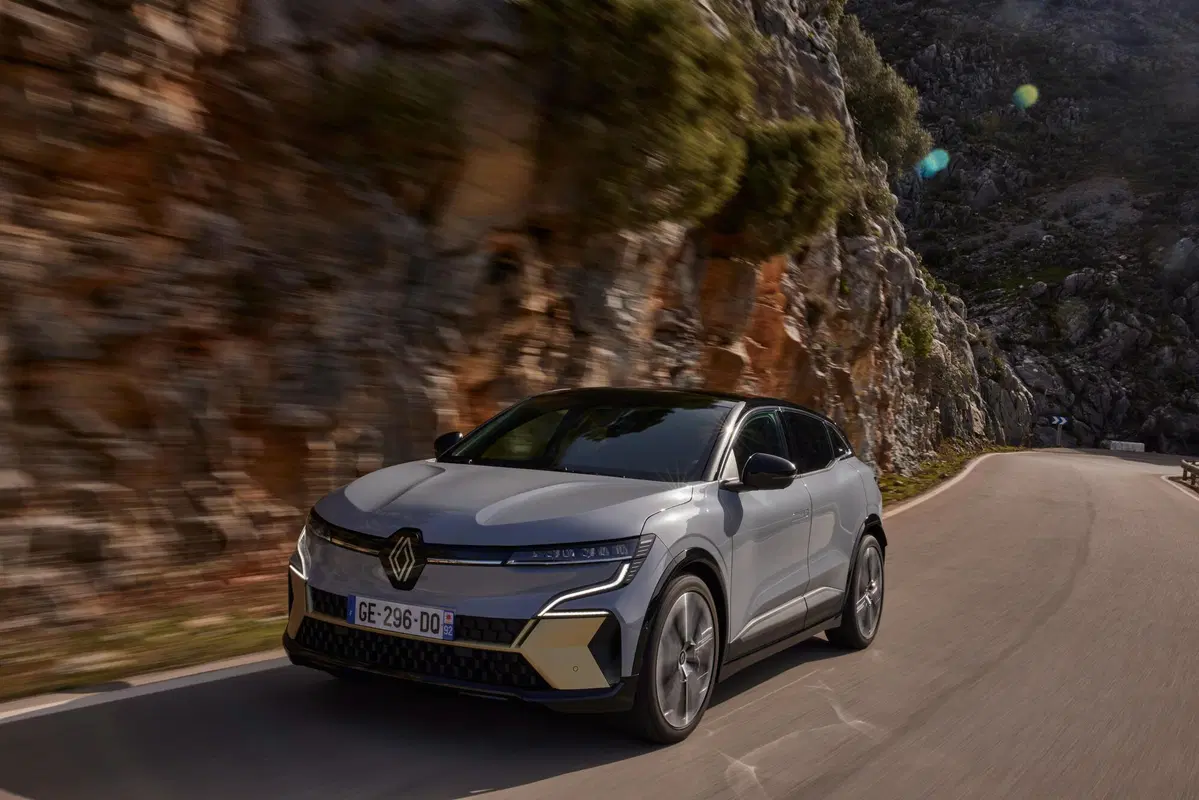 Nuova Renault Megane E-Tech, leggera e con 470 km di autonomia [Video] (7)