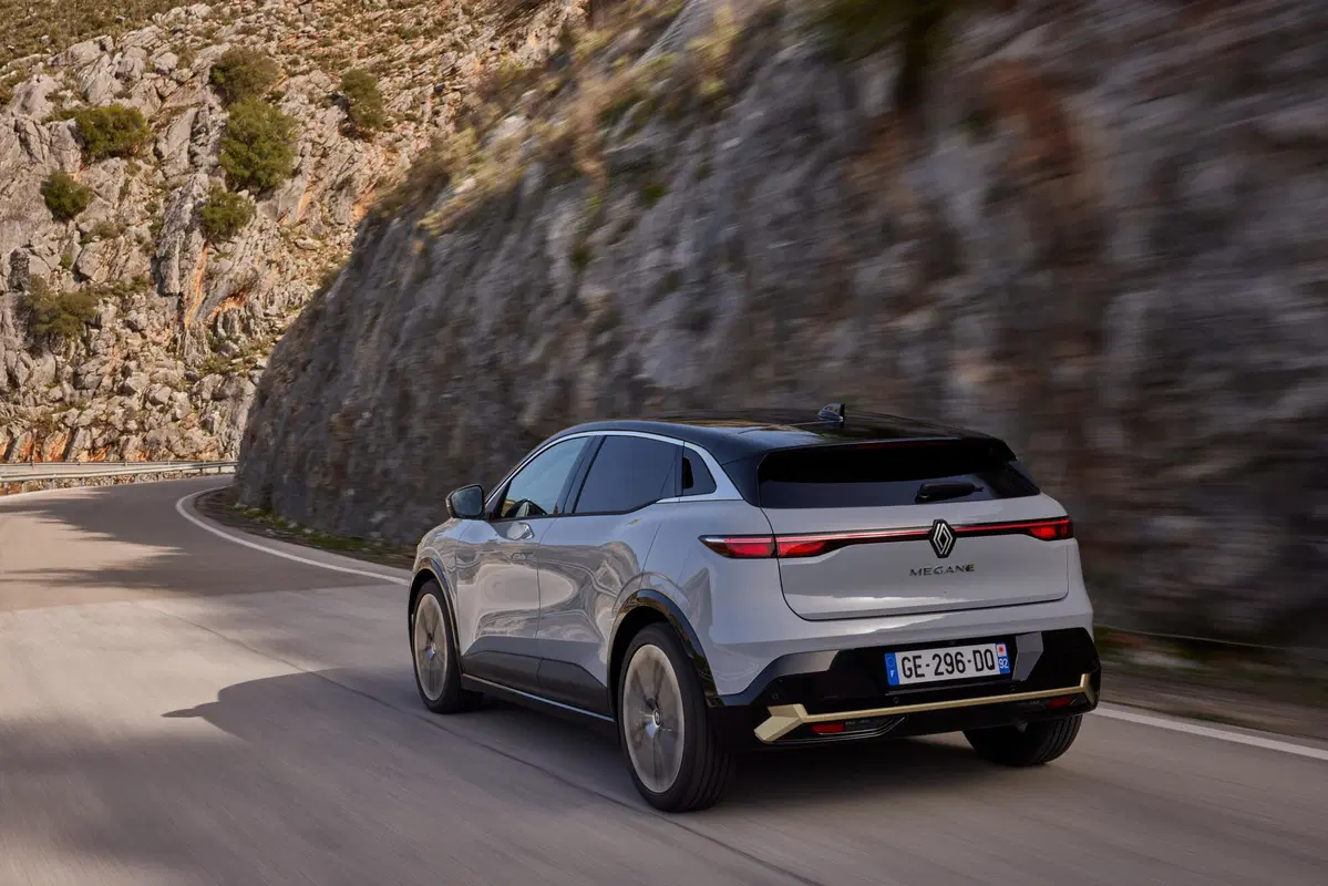 Nuova Renault Megane E-Tech, leggera e con 470 km di autonomia [Video] (9)