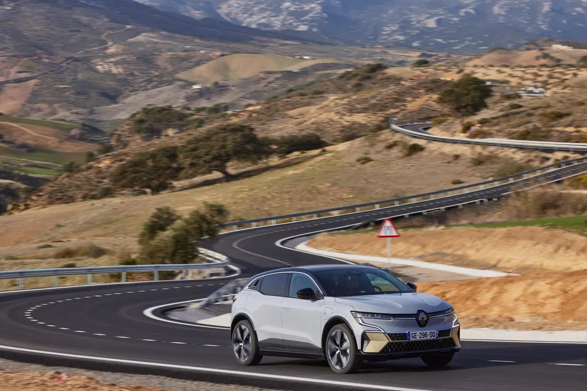 Nuova Renault Megane E-Tech, leggera e con 470 km di autonomia [Video] (10)