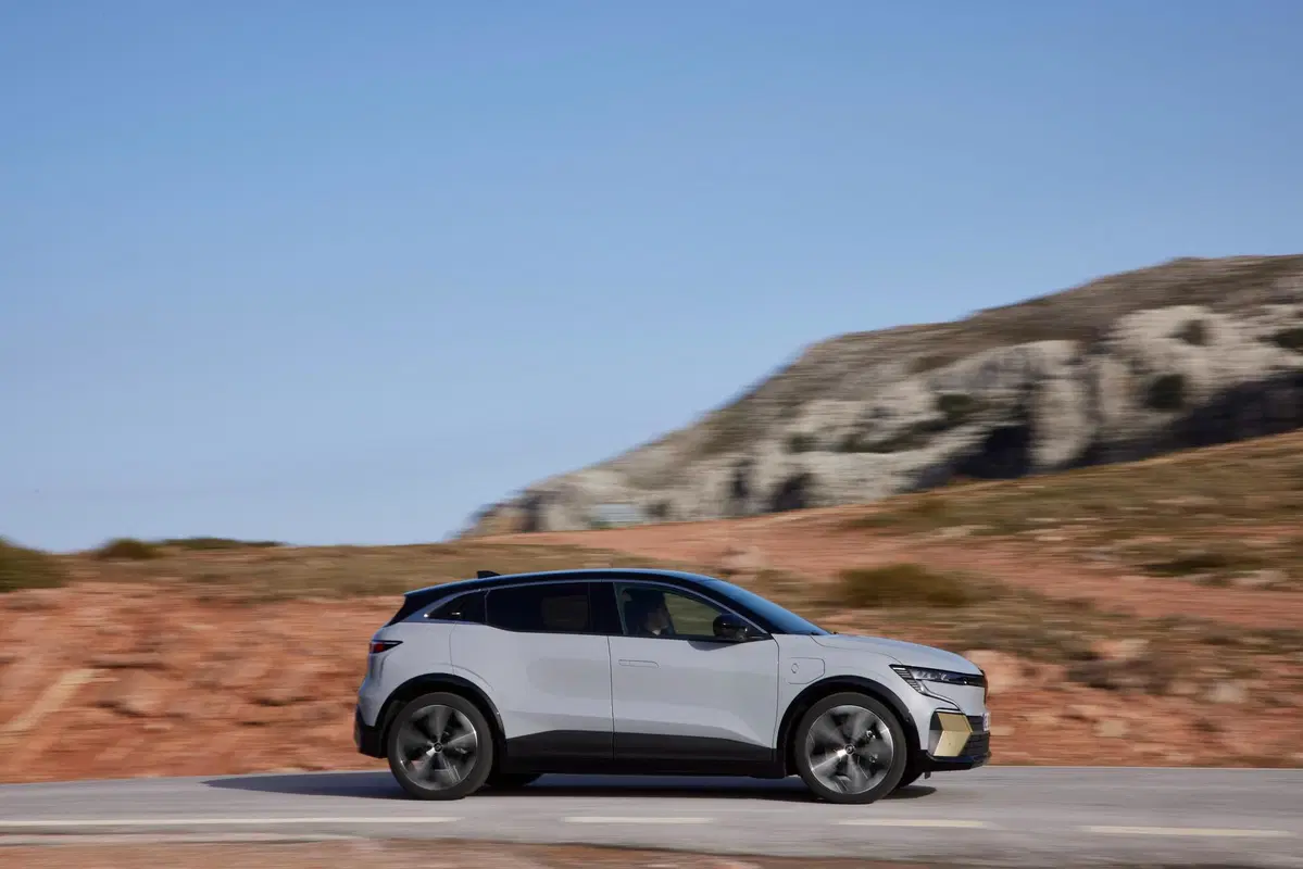 Nuova Renault Megane E-Tech, leggera e con 470 km di autonomia [Video] (16)