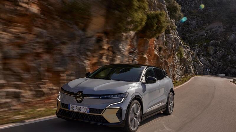Nuova Renault Megane E-Tech, leggera e con 470 km di autonomia [Video]