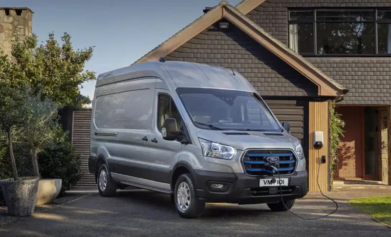 Ford E-Transit Furgone