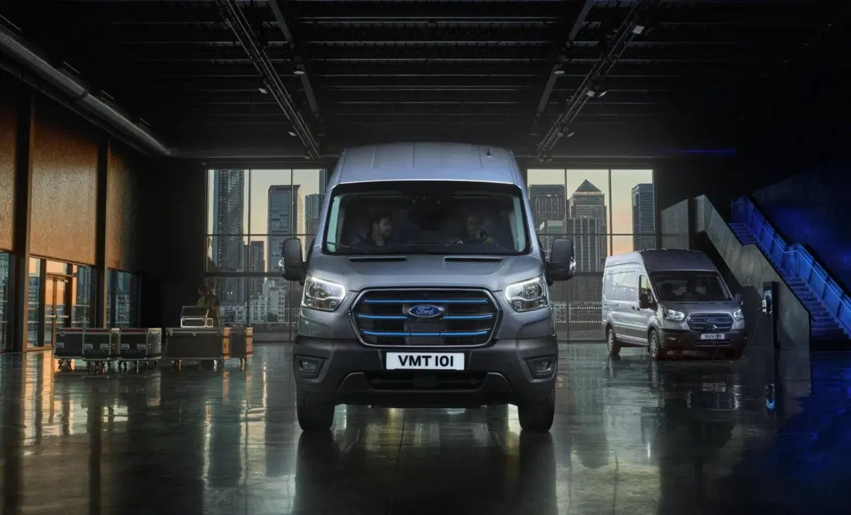 Ford E-Transit Furgone 390 Batteria 68kWh 269CV PL-TM-DC Furgone Trend (8)