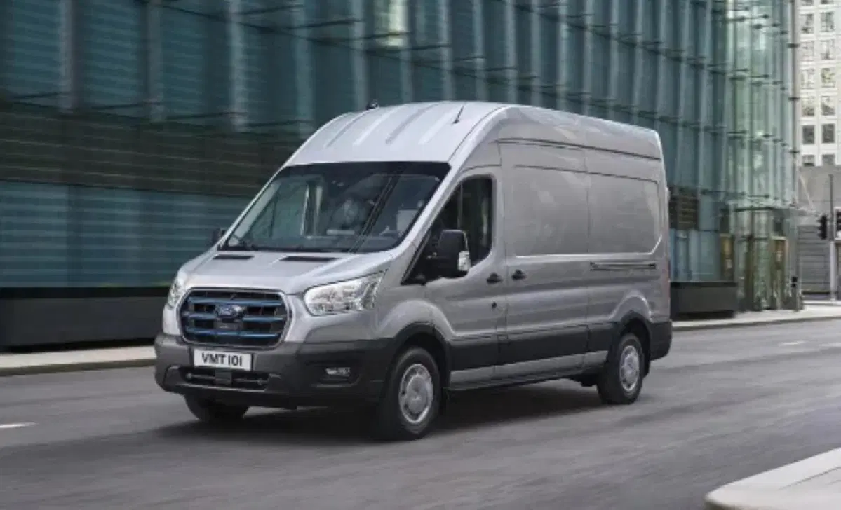 Ford E-Transit Furgone 390 Batteria 68kWh 269CV PL-TM-DC Furgone Trend (7)