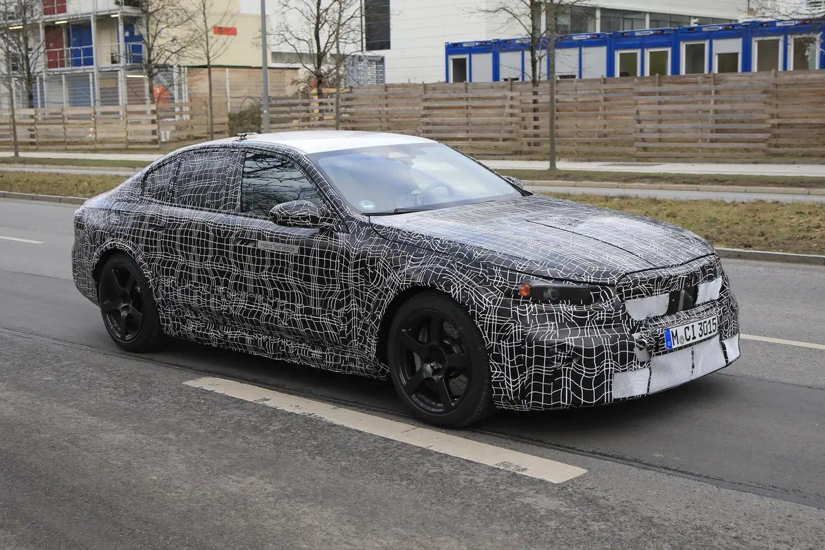 BMW M5, le foto spia  (4)