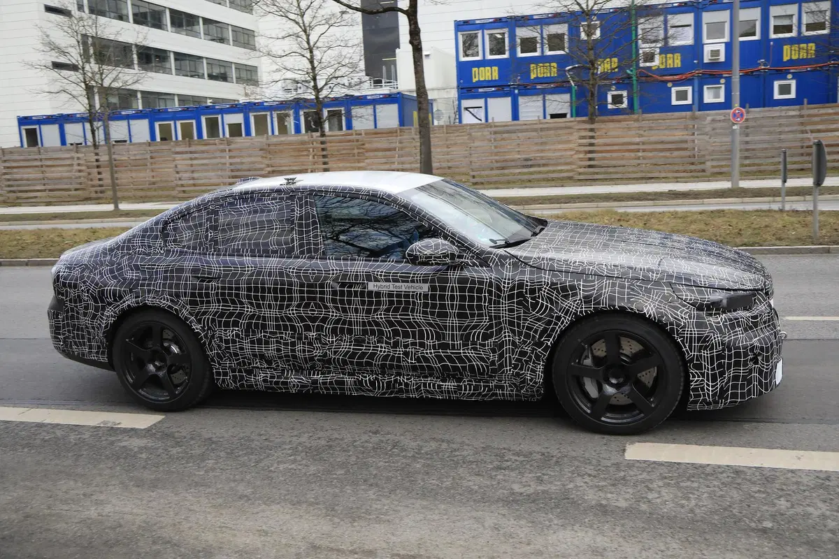 BMW M5, le foto spia  (5)