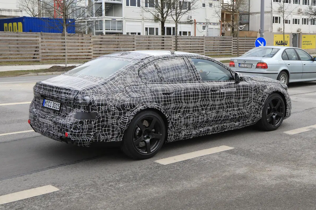 BMW M5, le foto spia  (6)