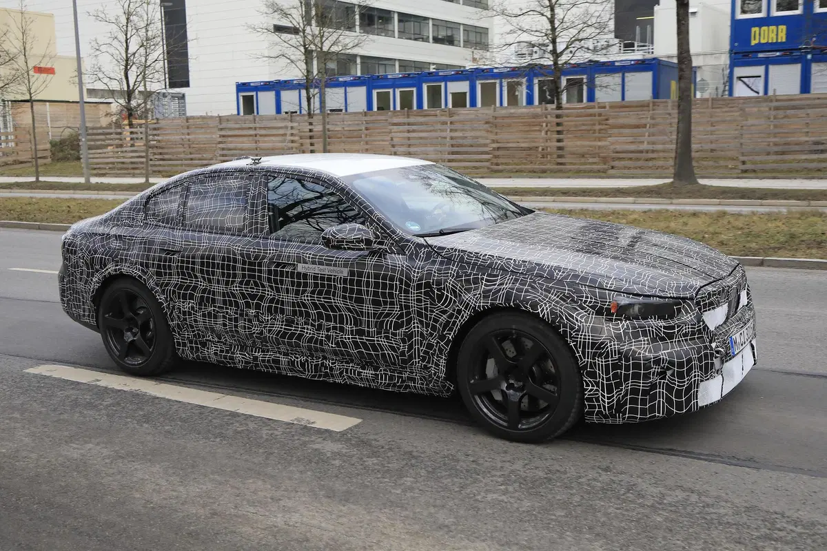BMW M5, le foto spia  (8)