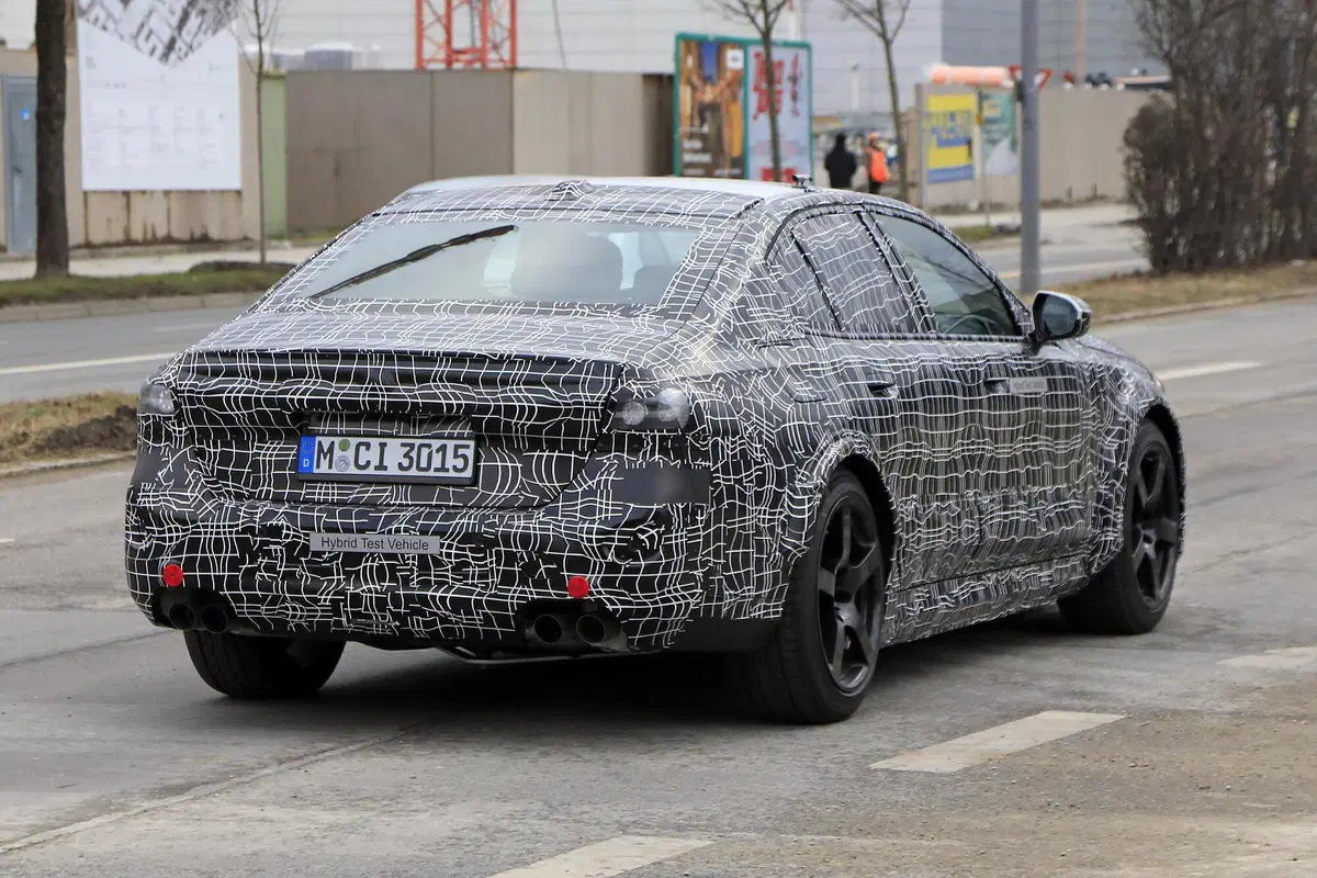 BMW M5, le foto spia  (9)