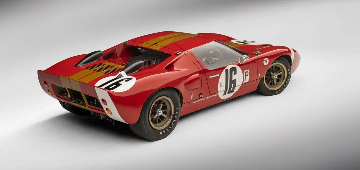 Ford GT 2022, la serie speciale dedicata ad Alan Mann presentata al Chicago Auto Show (7)