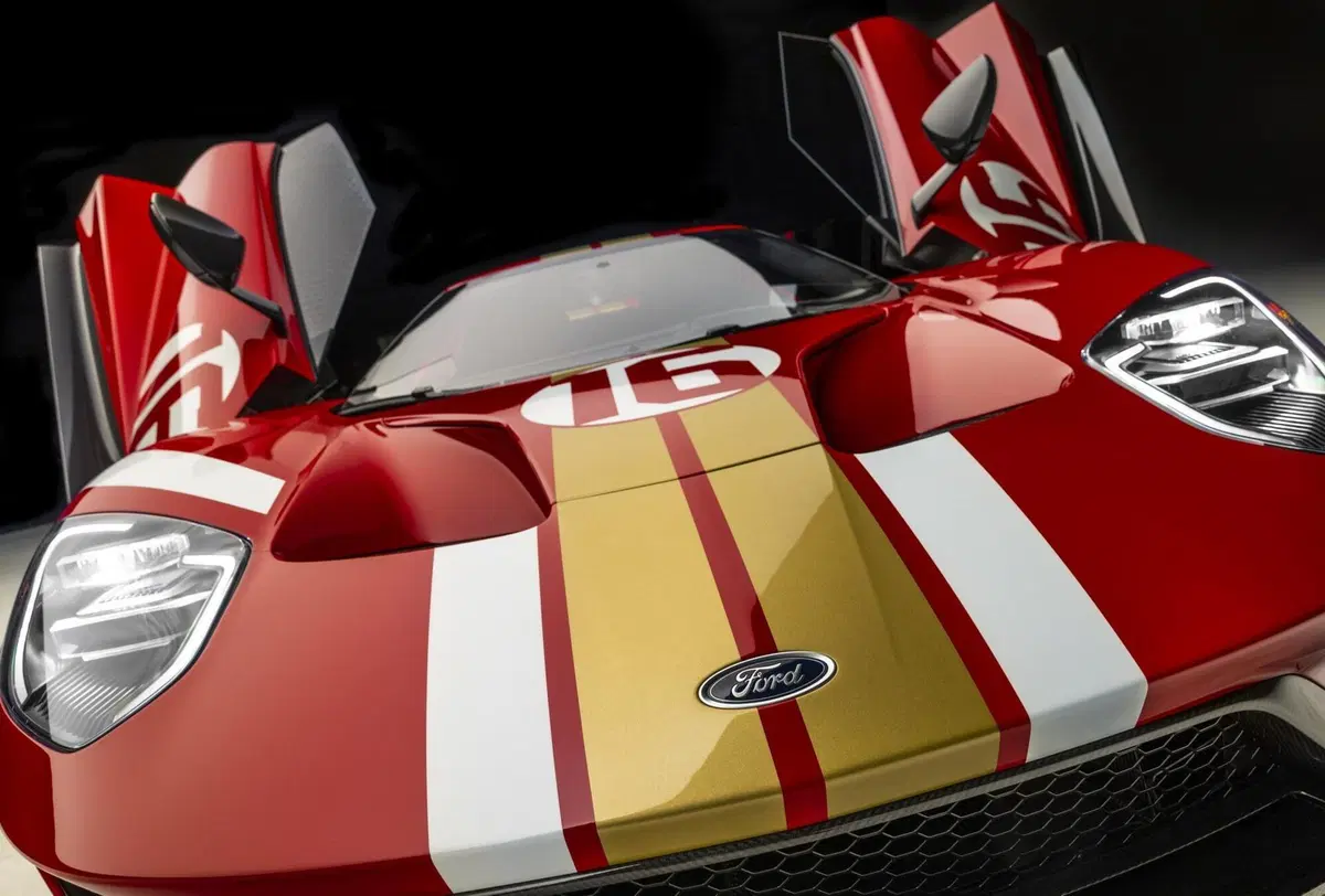 Ford GT 2022, la serie speciale dedicata ad Alan Mann presentata al Chicago Auto Show (14)