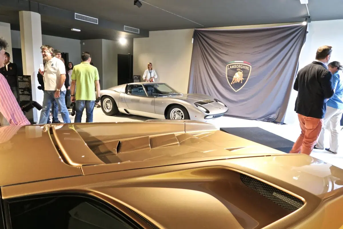 Visita a Sant'Agata, dov'è nato il mito Lamborghini Miura (6)