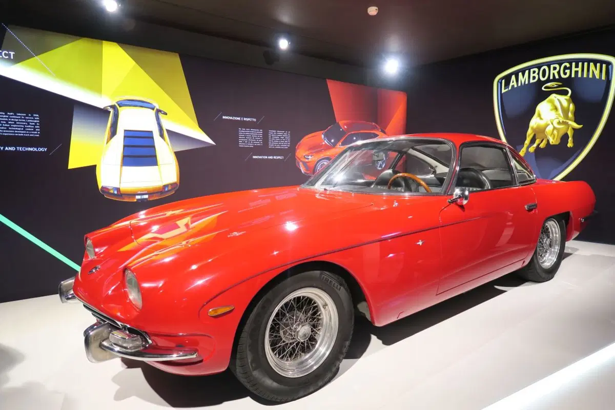 Visita a Sant'Agata, dov'è nato il mito Lamborghini Miura (9)