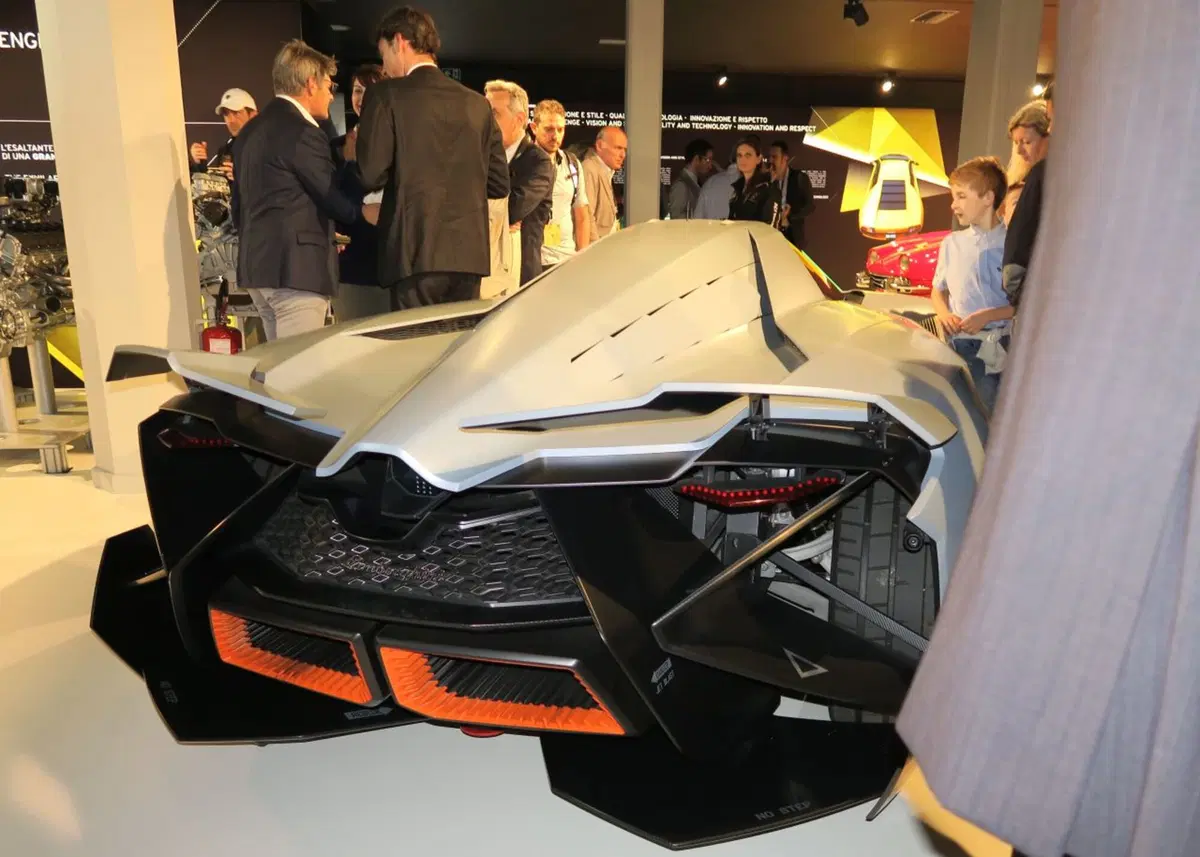 Visita a Sant'Agata, dov'è nato il mito Lamborghini Miura (14)