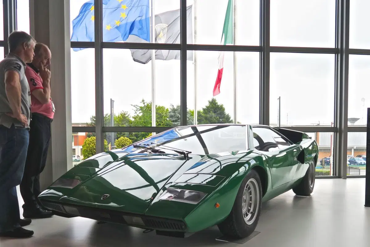 Visita a Sant'Agata, dov'è nato il mito Lamborghini Miura (26)