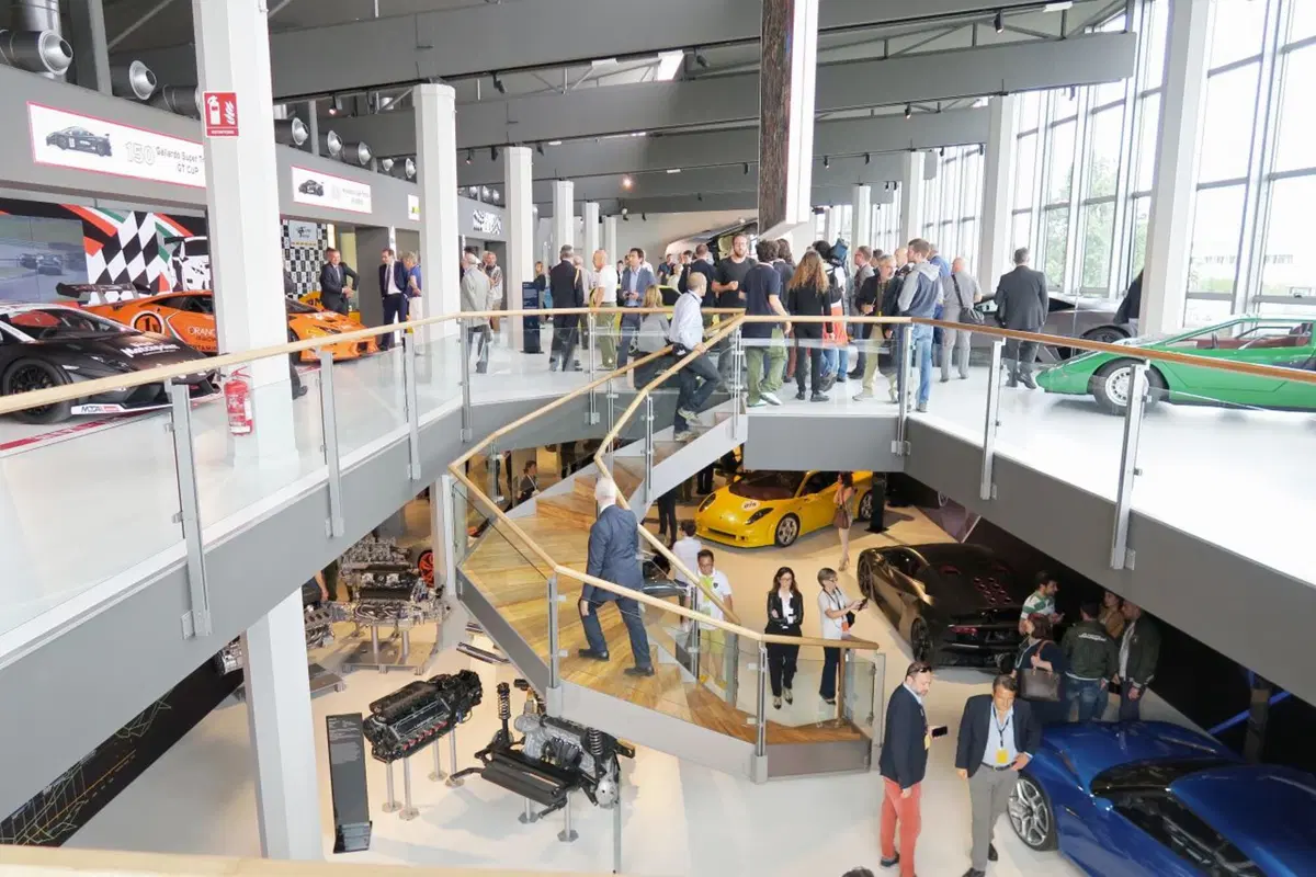 Visita a Sant'Agata, dov'è nato il mito Lamborghini Miura (29)