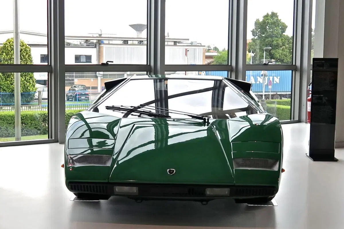 Visita a Sant'Agata, dov'è nato il mito Lamborghini Miura (31)