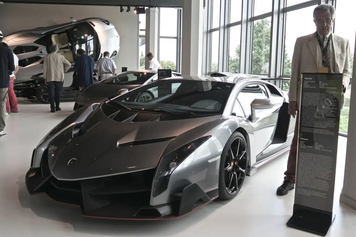 Visita a Sant'Agata, dov'è nato il mito Lamborghini Miura (35)